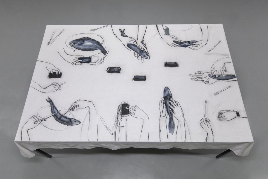 Digital family dinnerparty, drawing on table cloth, 130 × 200 cm, 2015